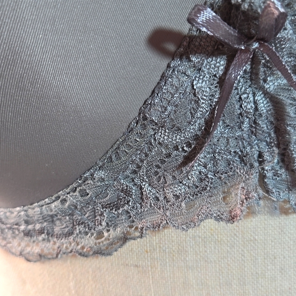 NWOT Lace Trim  Underwire Bra Gray  3 Hook Adjustable 38D - Picture 2 of 10